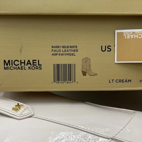 Michael Kors WAVERLY HEELED BOOTIE FAUX LEATHER
49F4WVME6L
LT CREAM - Picture 16 of 16